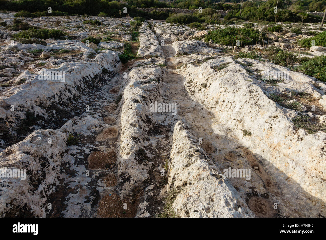 Malta si scopa a 'Clapham Junction', vicino a Dingli, centinaia di  brandisce misteriose nella pietra di Misrah Ghar il-Kbir Foto stock - Alamy