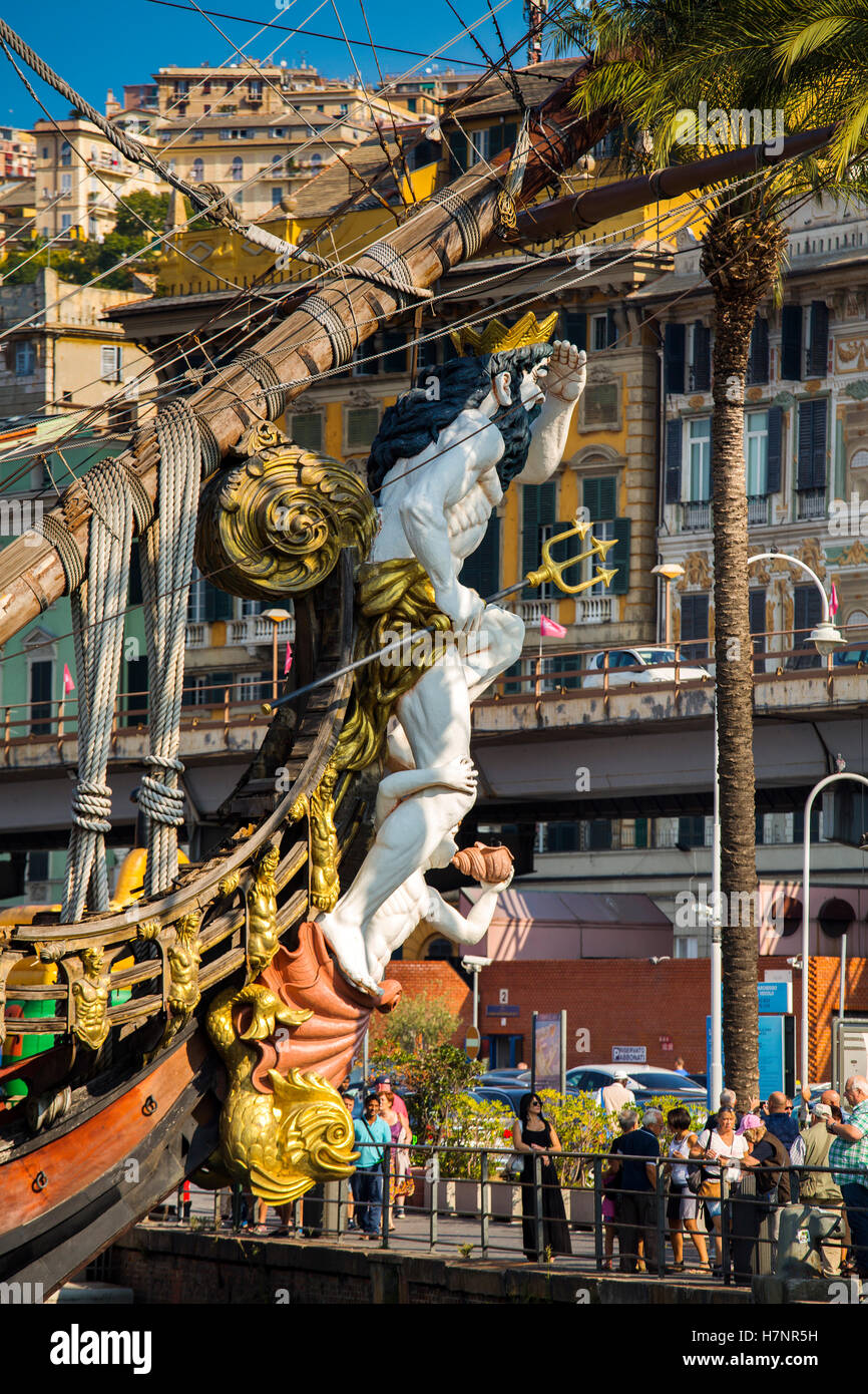 Galeone Neptune ship, attrazione turistica. Il porto di Genova. Mare Mediterraneo. Liguria, Italia Europa Foto Stock