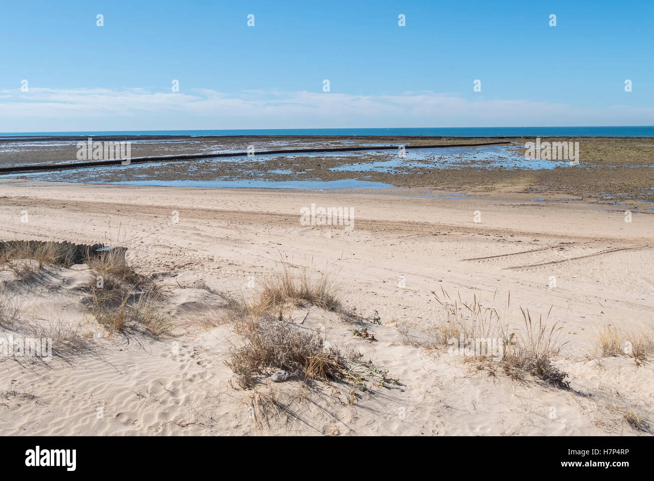 Punta di candore beach, Rota, Cadice. La pesca weir, pesce weir, fishgarth o kiddle Foto Stock