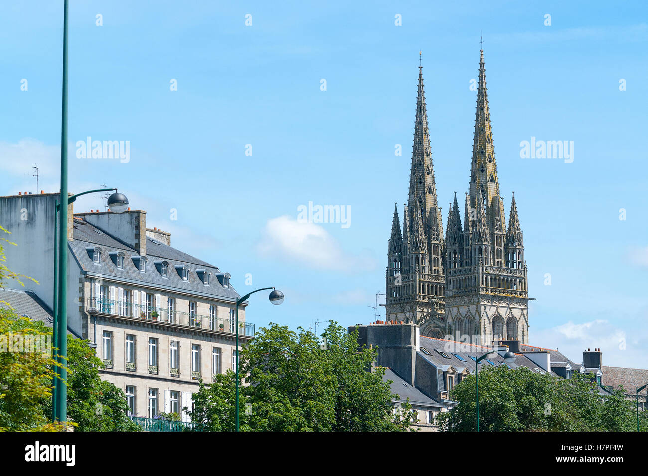 Scenario a Quimper, un comune e capitale del Finisterre dipartimento della Bretagna in Francia nordoccidentale. Foto Stock