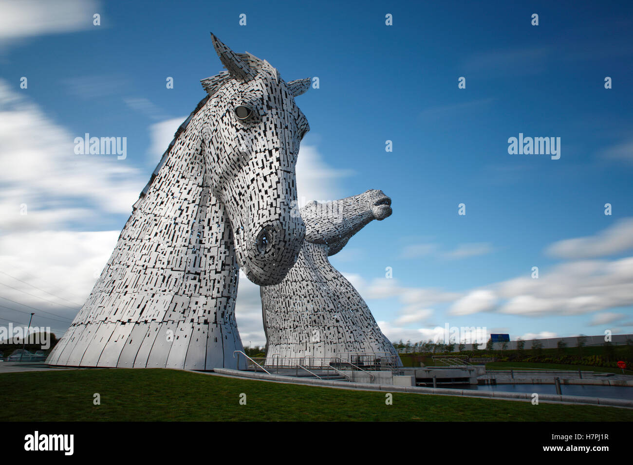 L'elica Kelpies park Grangemouth Falkirk Regno Unito Scozia al crepuscolo contro un post Cielo di tramonto Foto Stock