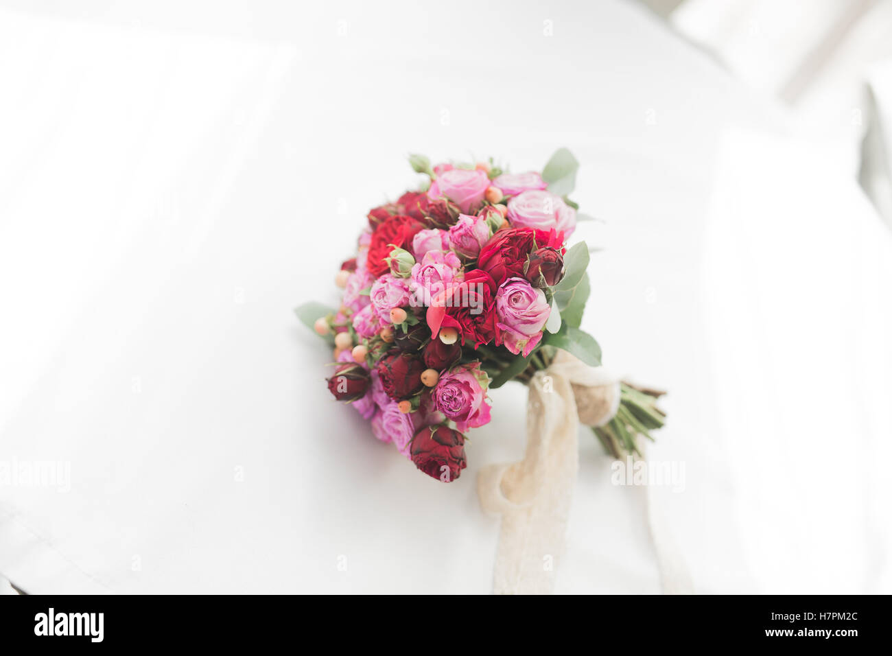 Meraviglioso matrimonio di lusso bouquet di fiori diversi Foto Stock