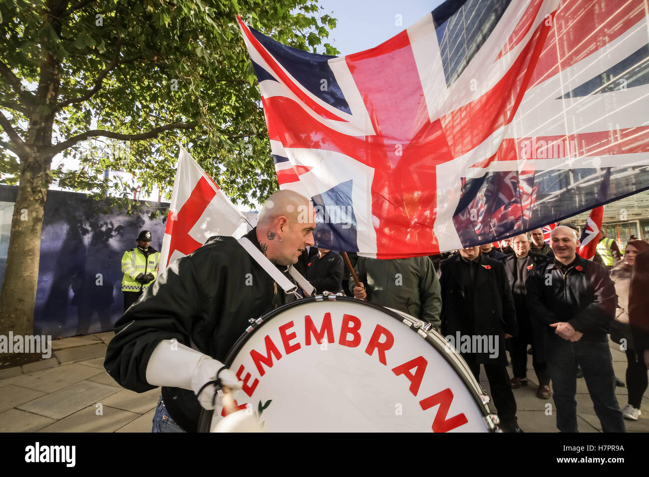 British di estrema destra organizzazione: il Fronte Nazionale (NF) tenere la loro annuale Giorno del Ricordo marzo attraverso il centro di Londra, Regno Unito. Foto Stock