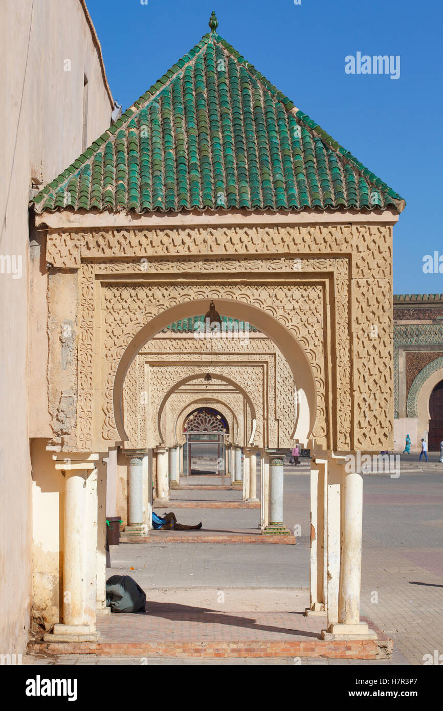 Architettura imperiale in 'El Hedim' square. Meknes, Marocco. Foto Stock