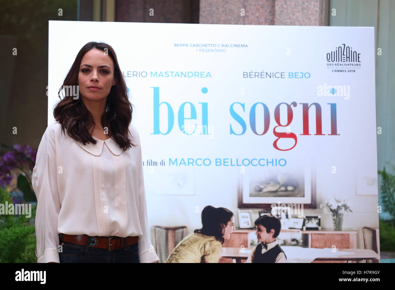 Roma, Italia. 07 Nov, 2016. Attrice argentina Bérénice Bejo durante il photocall di 'Fai bei sogni", un film di Marco Bellocchio. © Matteo Nardone/Pacific Press/Alamy Live News Foto Stock