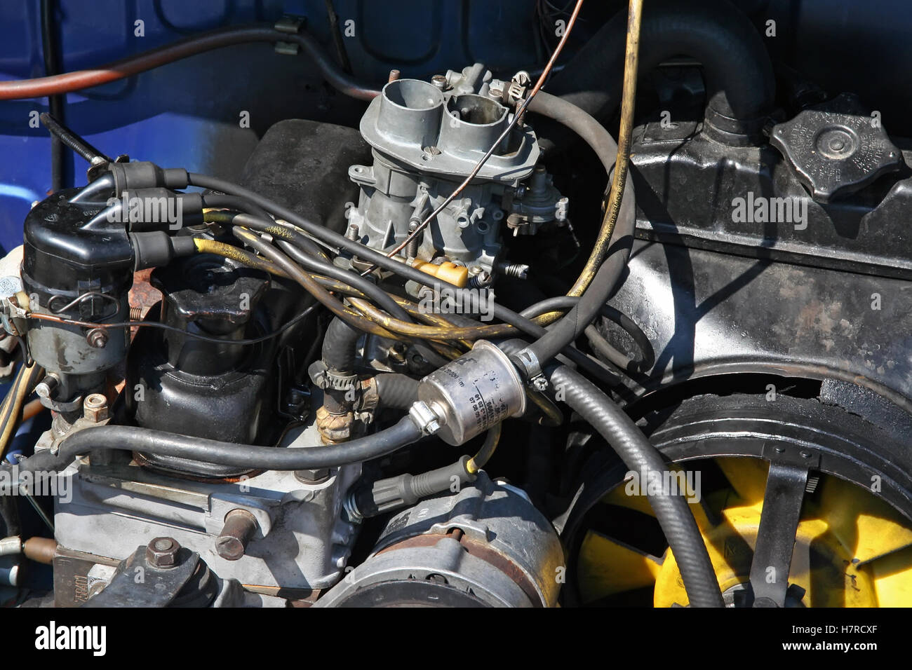 Vecchia auto motore. La benzina vecchia alimentato il motore. Oldtimer motore. Motore turbo. Foto Stock