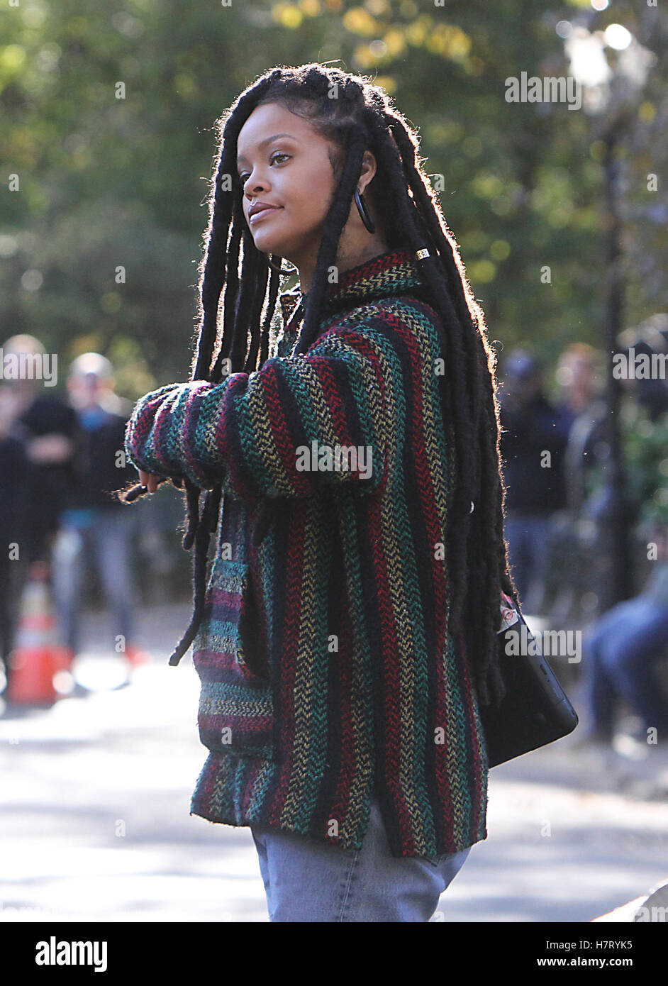 New York, NY, STATI UNITI D'AMERICA. 07 Nov, 2016. Rihanna sul set di Ocean 8 in Central Park di New York il 07 novembre 2016. Credito: Rw/media/punzone Alamy Live News Foto Stock