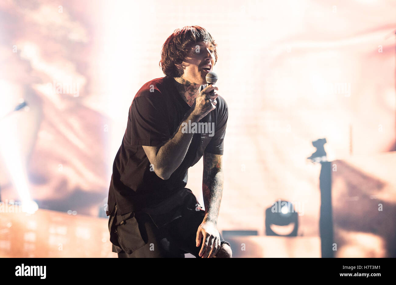 Manchester REGNO UNITO. 8 novembre 2016. Portare Me l'orizzonte eseguire al Manchester Arena sul loro headline tour 2016, Manchester 08/11/2016 Credit: Gary Mather/Alamy Live News Foto Stock