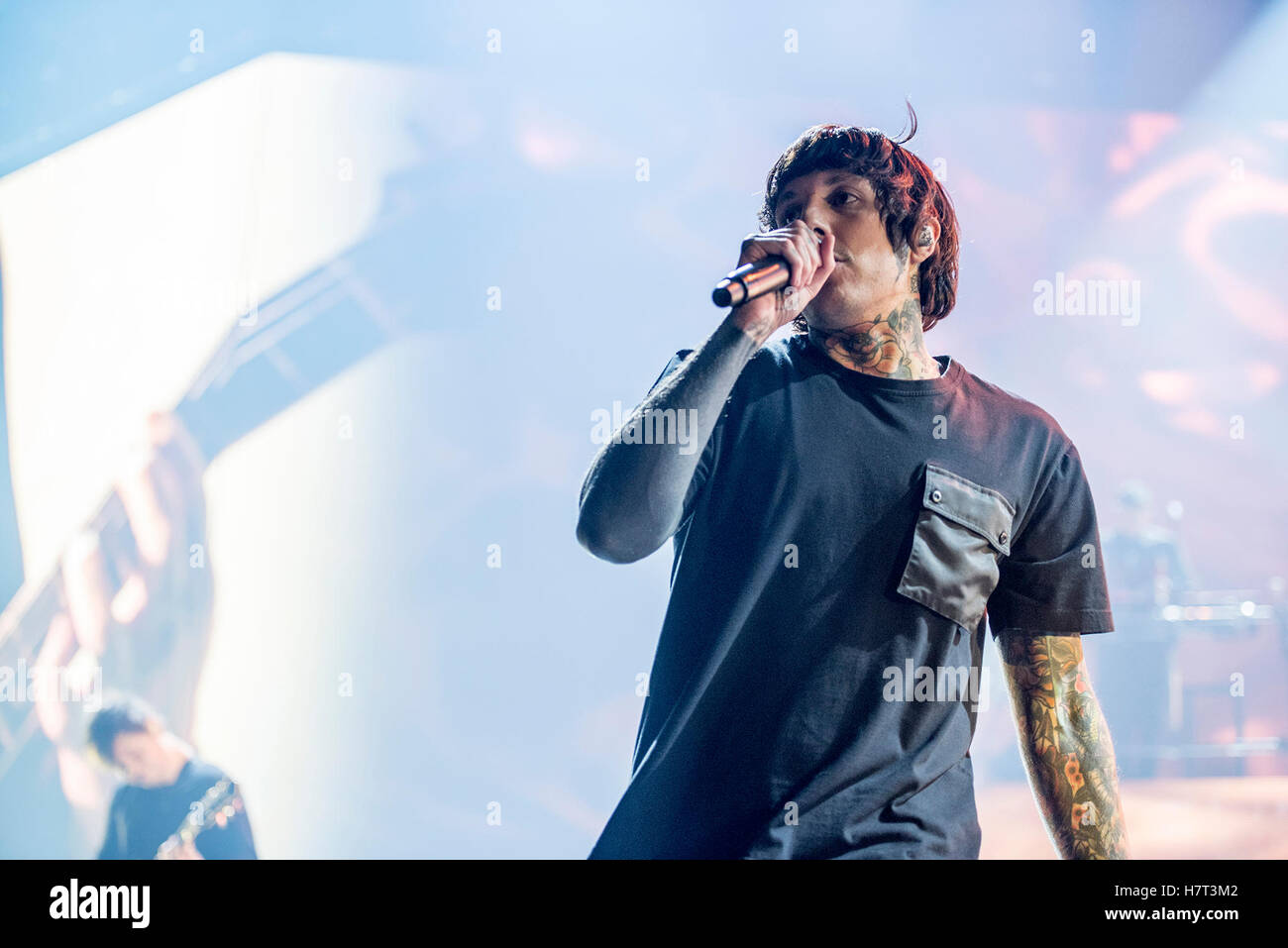 Manchester REGNO UNITO. 8 novembre 2016. Portare Me l'orizzonte eseguire al Manchester Arena sul loro headline tour 2016, Manchester 08/11/2016 Credit: Gary Mather/Alamy Live News Foto Stock