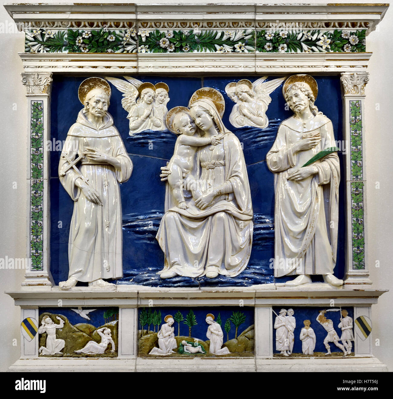 Vergine con Bambino e San Francesco ans San Cosma 1470 Andrea della Robbia Italia Italiano Inizio scultore rinascimentale 1435-1525 FIRENZE ( Villa Sassetti in Varramist ( Palaia ) Foto Stock