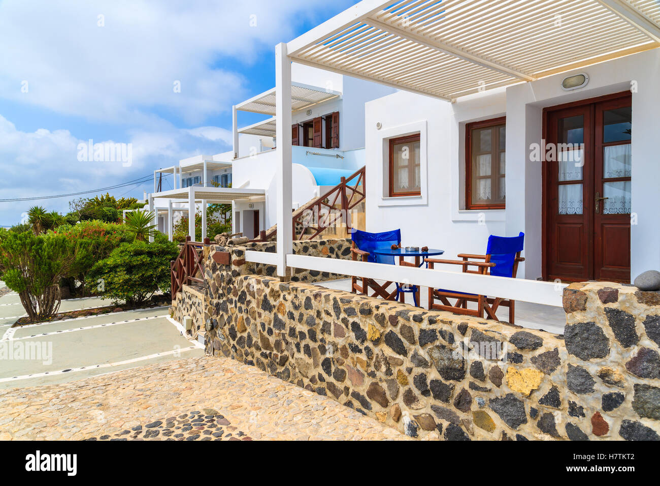 Vacanza tradizionale appartamenti costruito in stile greco a Imerovigli vilage - Santorini Island, Grecia Foto Stock
