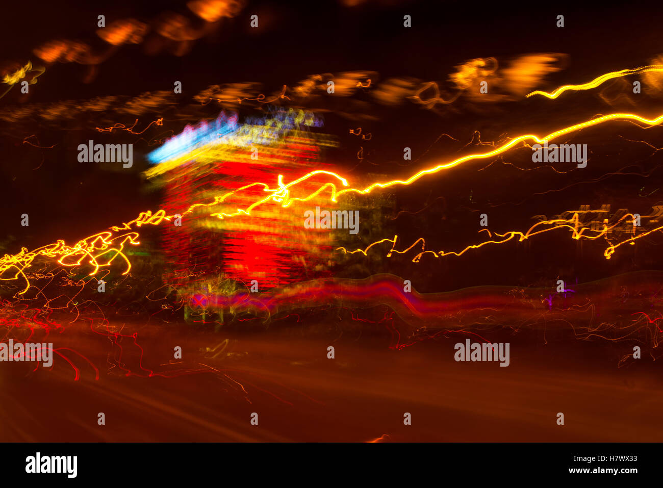 Semaforo vernice con una lunga esposizione, colorato abstract motion blur sullo sfondo Foto Stock