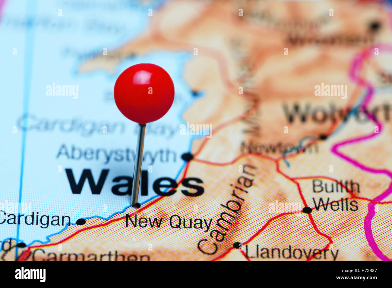 Nuova banchina imperniata su una mappa del Galles Foto Stock