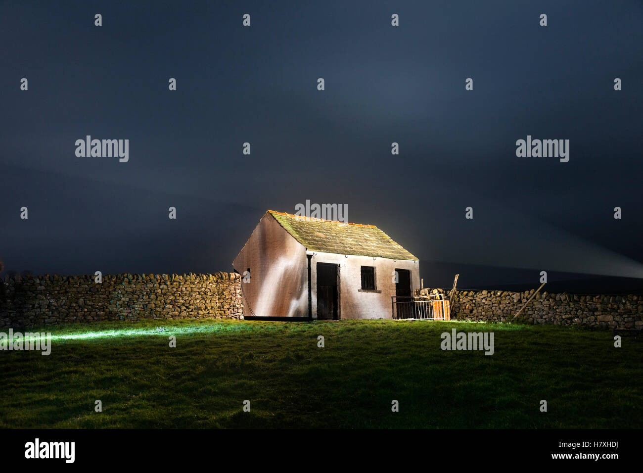 La Cascata luce Instalation dell'acclamato artista Steve Messam Bowlees Teesdale County Durham Regno Unito Foto Stock