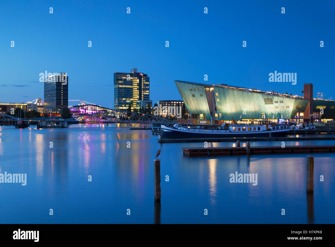 NEMO Science Center di Oosterdok (East Dock), Amsterdam, Paesi Bassi Foto Stock