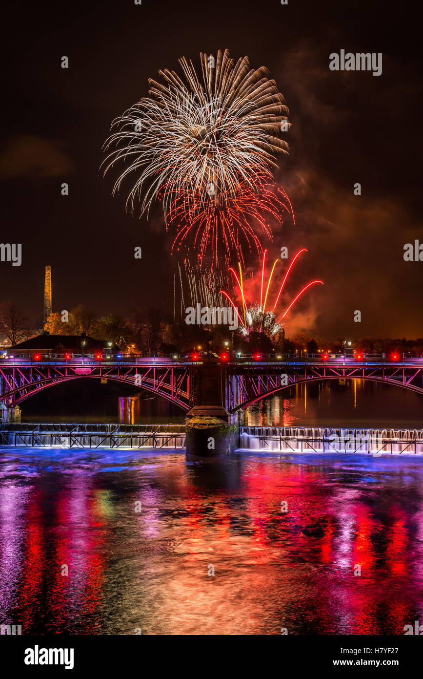 L annuale di fuochi d'artificio a Glasgow Green in Scozia Foto Stock