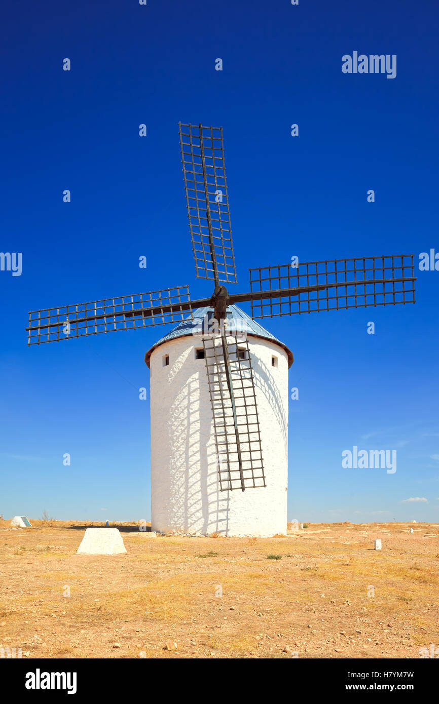 Cervantes Don Chisciotte mulino a vento, Alcazar de San Juan, Castiglia La Mancha, in Spagna, Europa Foto Stock