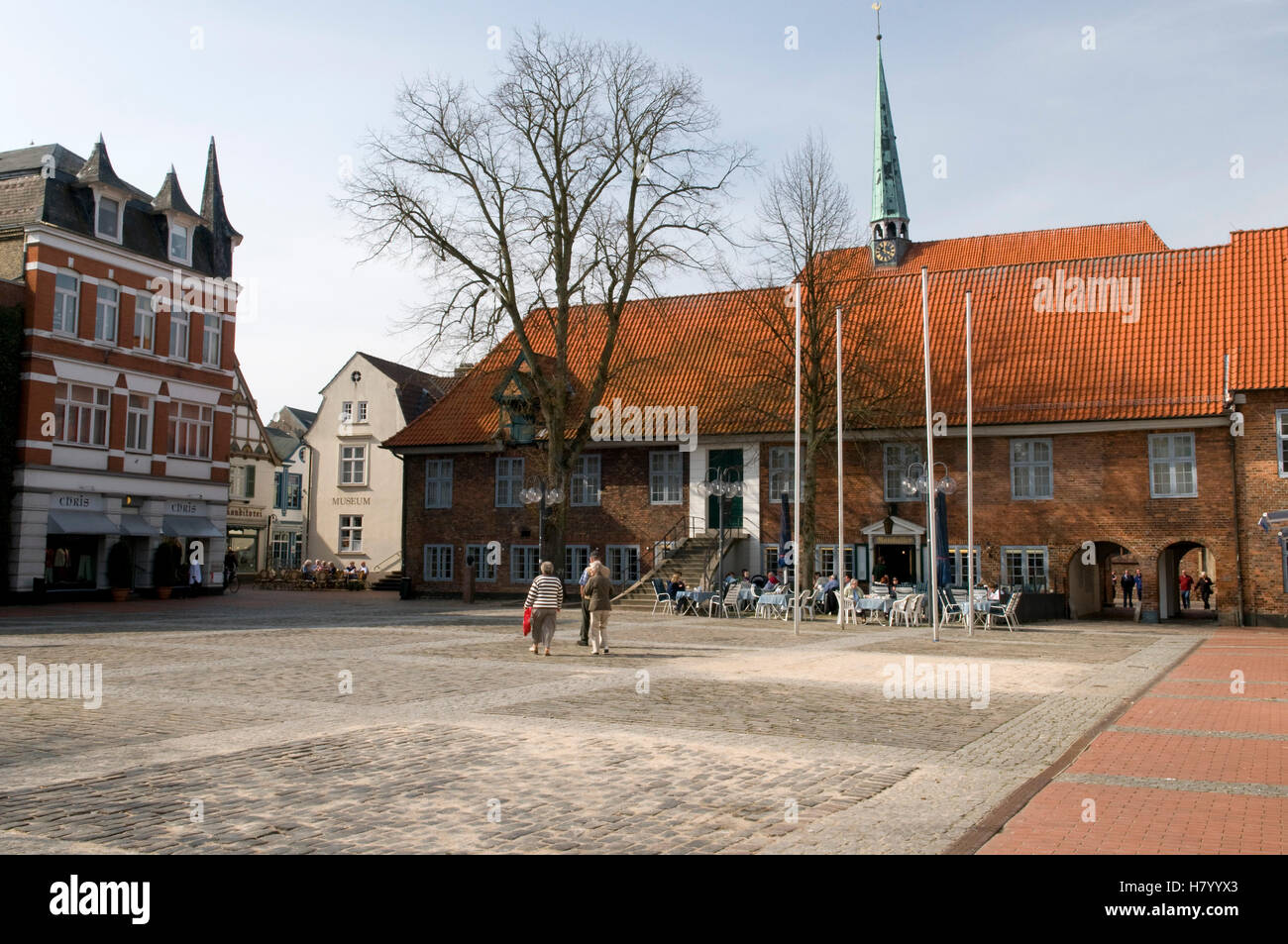Museo al Rathausmarkt town hall square, Baltico resort Eckernfoerde, Schleswig-Holstein, Germania, Germania Foto Stock