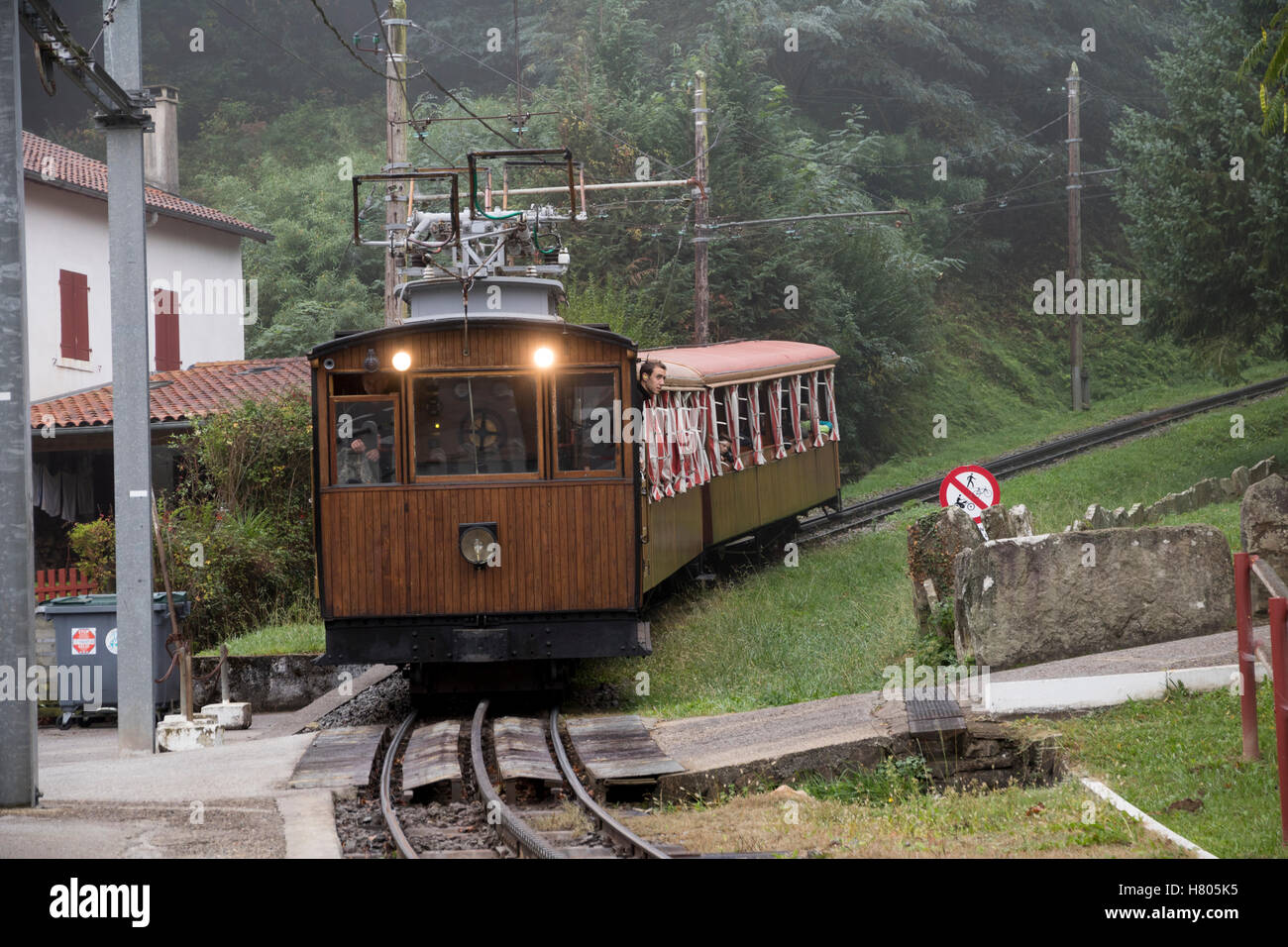 La Rhune, ferrovia a cremagliera al Col de St Ignace Foto Stock