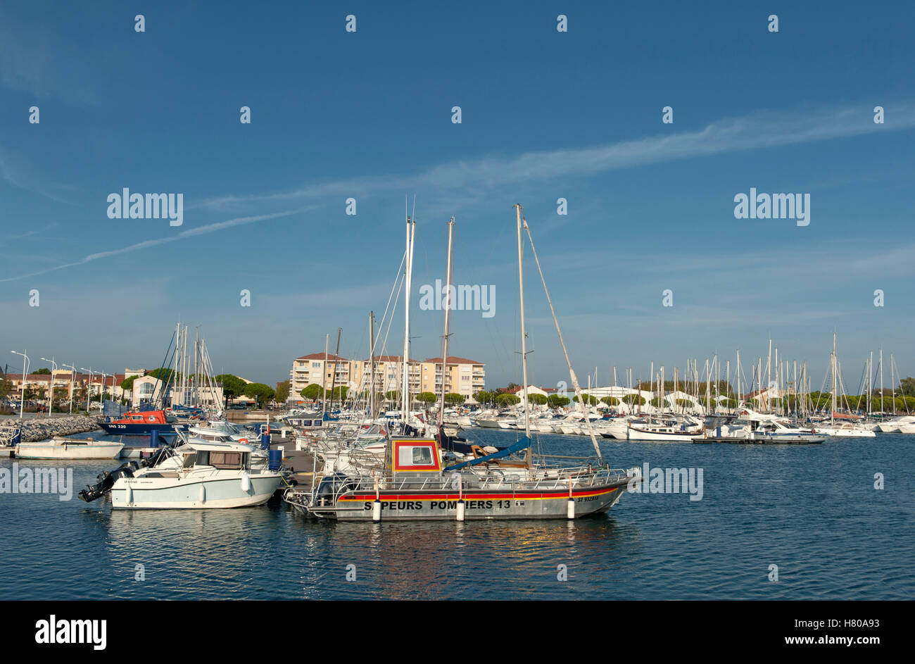 Il porto di Port-Saint-Louis-du-Rhône nella Camargue, Bouches-du-Rhone, Provenza, Francia Foto Stock