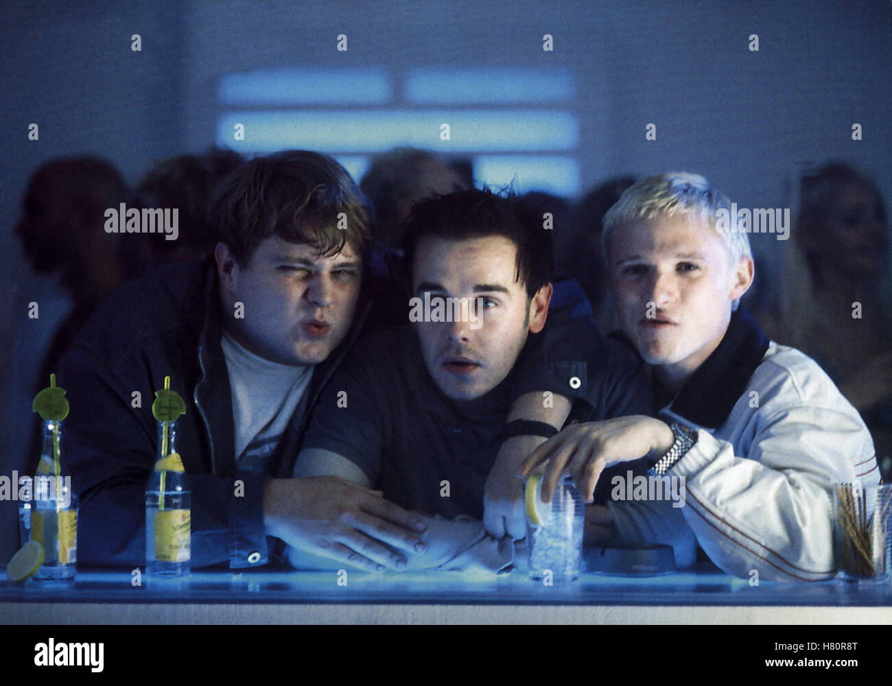 Giganten assoluto (absolute GIGANTEN) D 1999, Regie: Sebastian Schipper, ANTOINE MONOT Jr., FRANK GIERING, Florian Lukas Stichwort: Bar, Sause, Jugendliche, Freunde Foto Stock