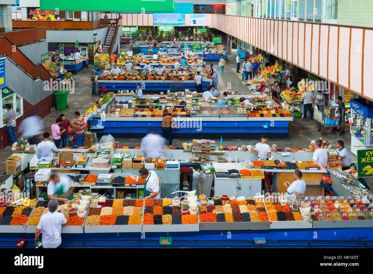 Zelyony Bazar o Green Market, frutta secca sezione, Almaty in Kazakistan e in Asia centrale Foto Stock