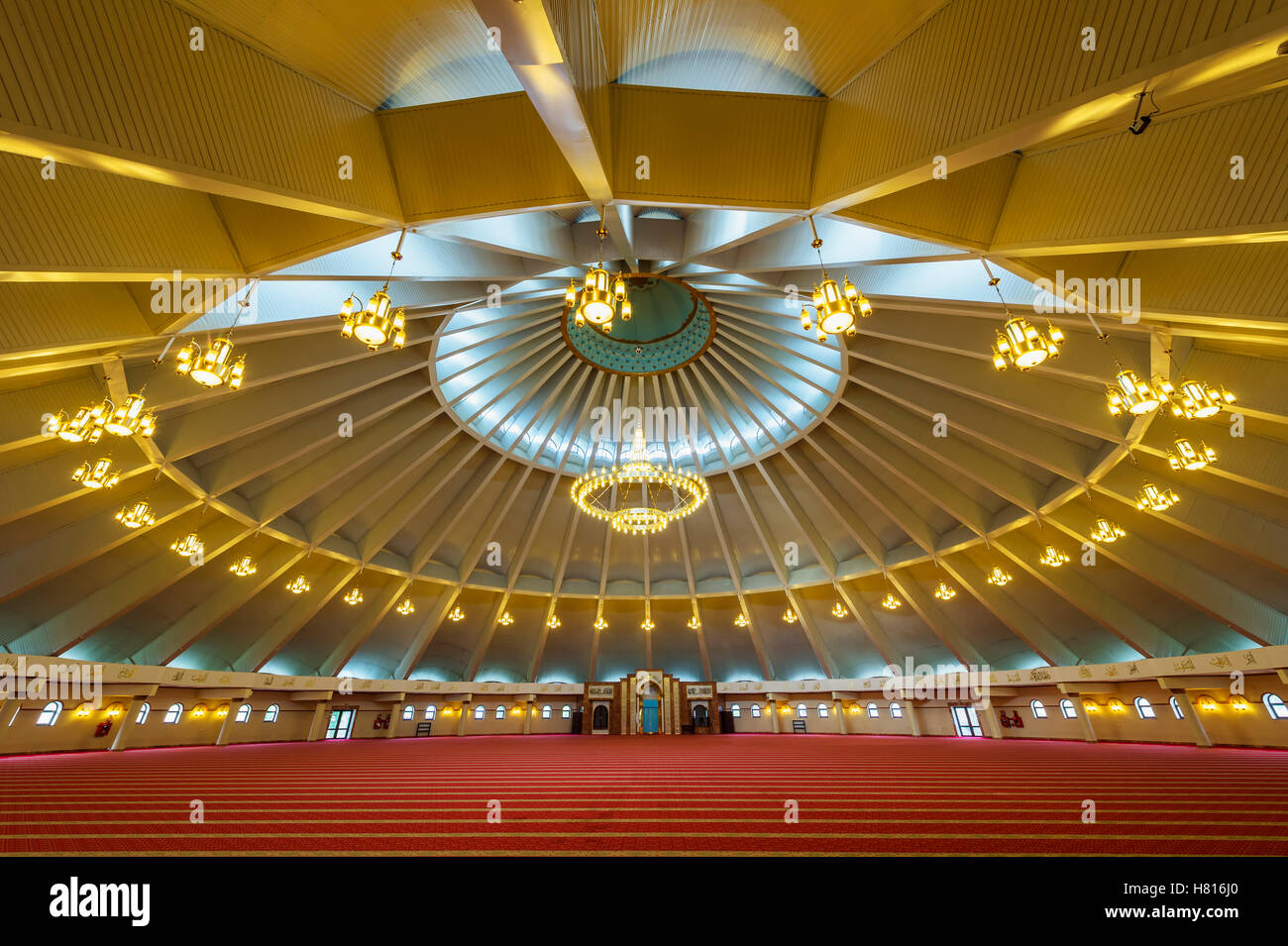 Sheikh Khalifa al Nahyan moschea, uomini di preghiera della camera, Shymkent, regione sud, del Kazakistan, dell'Asia centrale Foto Stock