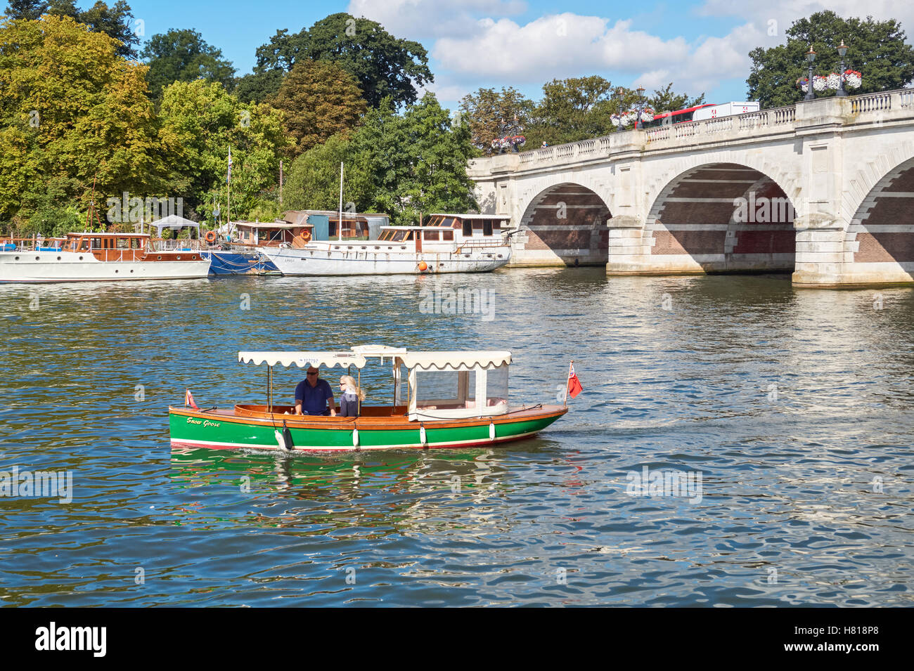 Il fiume Tamigi a Kingston upon Thames, England Regno Unito Regno Unito Foto Stock