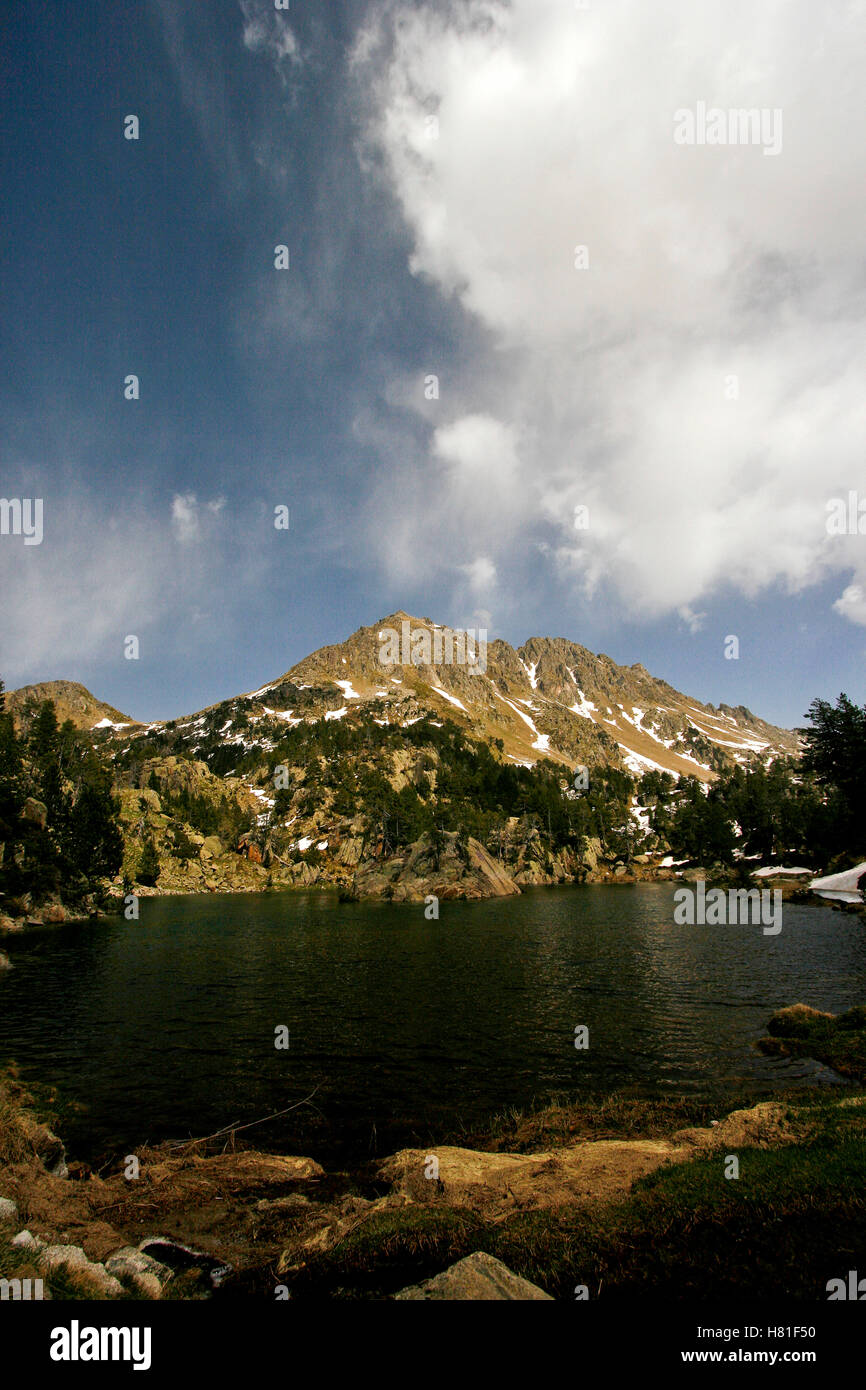 Major de lago Colomers Aiguestortes Parco Nazionale dei Pirenei provincia di Lerida Catalogna Spagna Foto Stock