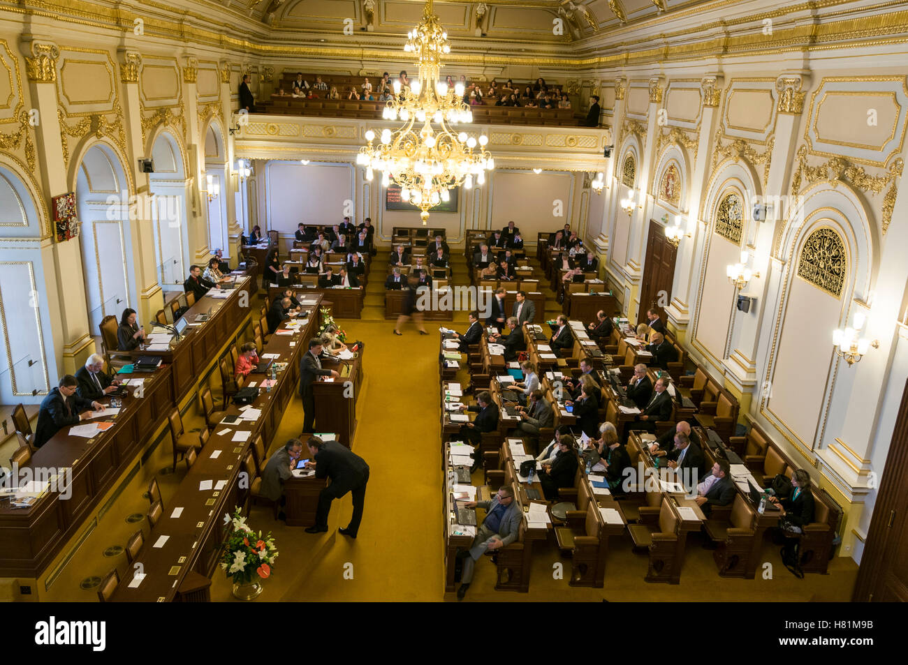 Ministri ceca nella sessione presso la Camera dei deputati del parlamento della Repubblica ceca a Valdštejnské nám. Praga, Repubblica Ceca Foto Stock