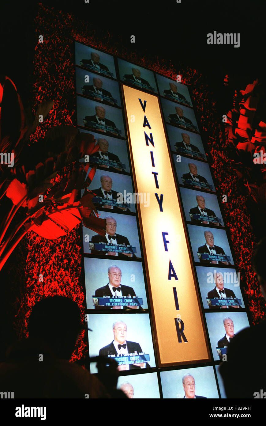 MICHAEL CAINE IN TV 2000 Vanity Fair OSCAR PARTY 26 Marzo 2000 Foto Stock
