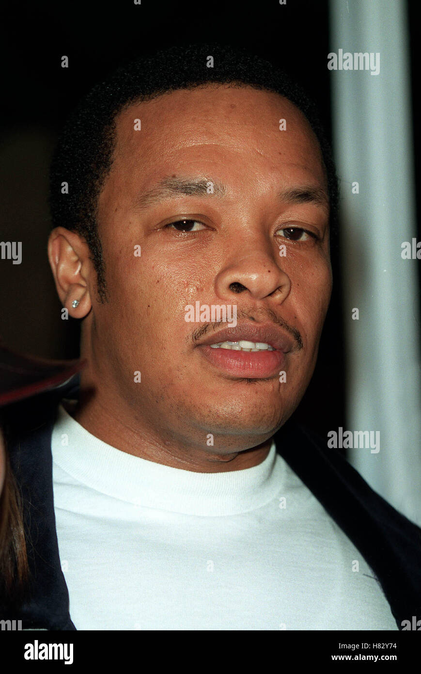 DR DRE " LAVARE FILM PREMIER LA HOLLYWOOD LA USA 12 Novembre 2001 Foto Stock