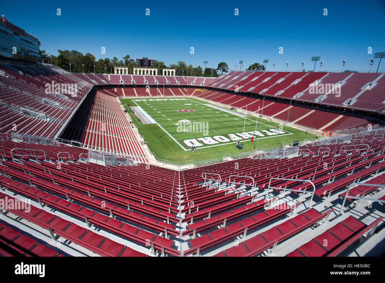Il 4 settembre 2010; stanford, CA, Stati Uniti d'America; vista generale della Stanford stadium prima che il gioco tra la stanford il cardinale e la stato di sacramento calabroni. Foto Stock