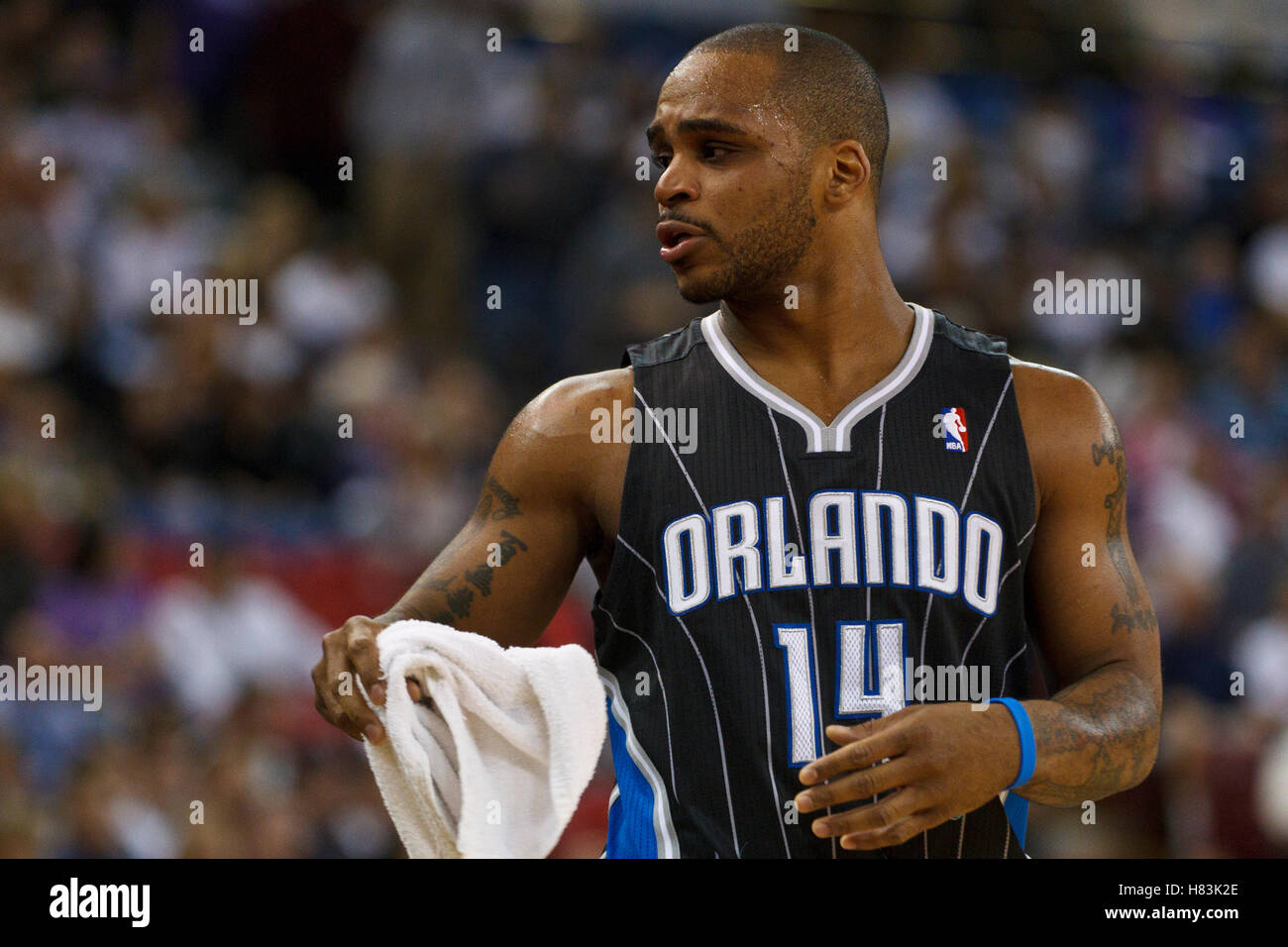 Marzo 9, 2011; Sacramento, CA, Stati Uniti d'America; Orlando Magic point guard Jameer Nelson (14) durante un periodo di tempo durante il primo trimestre contro i Sacramento Kings al Power Balance Pavilion. Orlando sconfitto Sacramento 106-102. Foto Stock