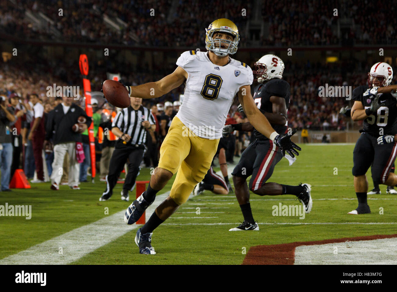 Ott 1, 2011; Stanford CA, Stati Uniti d'America; durante il terzo trimestre presso la Stanford Stadium. Stanford sconfitto UCLA 45-19. Foto Stock