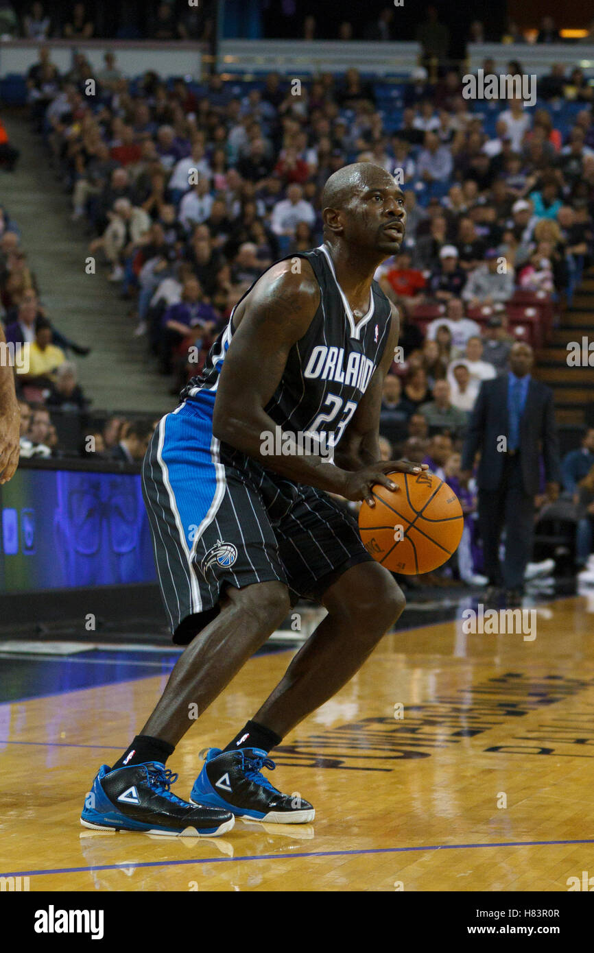 Jan 8, 2012; Sacramento, CA, Stati Uniti d'America; Orlando Magic guardia di tiro Jason Richardson (23) spara la sfera contro i Sacramento Kings durante il primo trimestre al Power Balance Pavilion. Orlando sconfitto Sacramento 104-97. Foto Stock