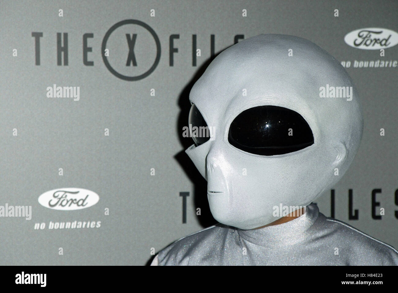 ALIEN X-Files FINALE WARP PARTY HOUSE OF BLUES HOLLYWOOD LOS ANGELES STATI UNITI D'AMERICA 27 Aprile 2002 Foto Stock