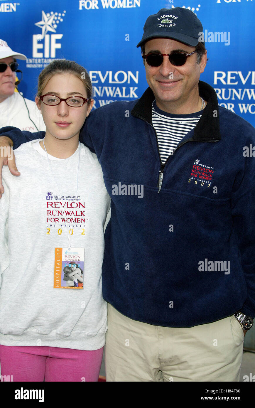 ANDY GARCIA & DANIELLA 9TH REVLON RUN/A PIEDI LOS ANGELES MEMORIAL COLISEUM LOS ANGELES STATI UNITI D'AMERICA 11 Maggio 2002 Foto Stock