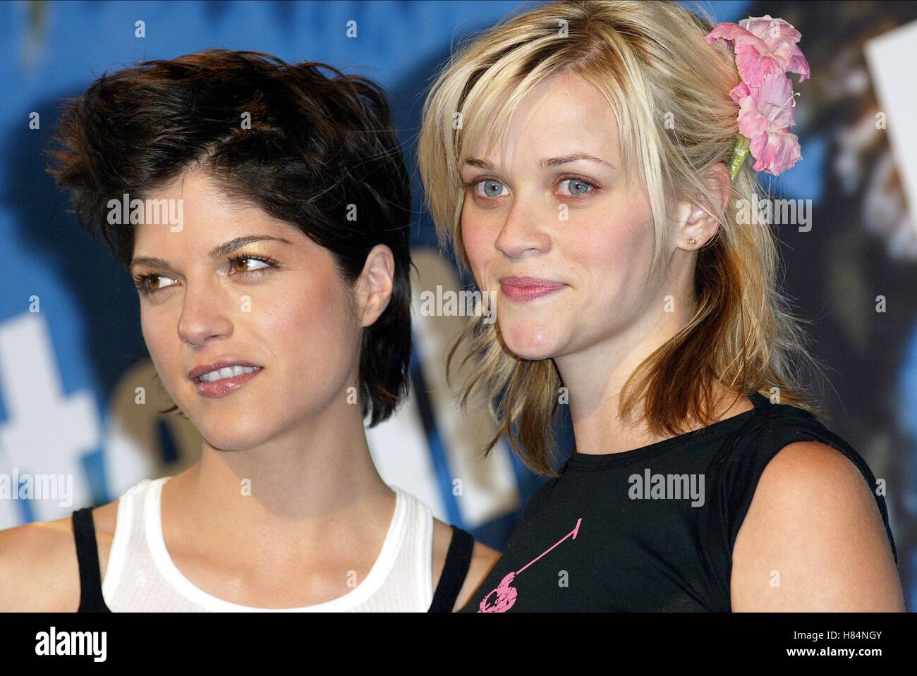 SELMA BLAIR e Reese Witherspoon Teen Choice Awards 2002 ANFITEATRO UNIVERSALE BURBANK LOS ANGELES STATI UNITI D'AMERICA 04 Agosto 2002 Foto Stock