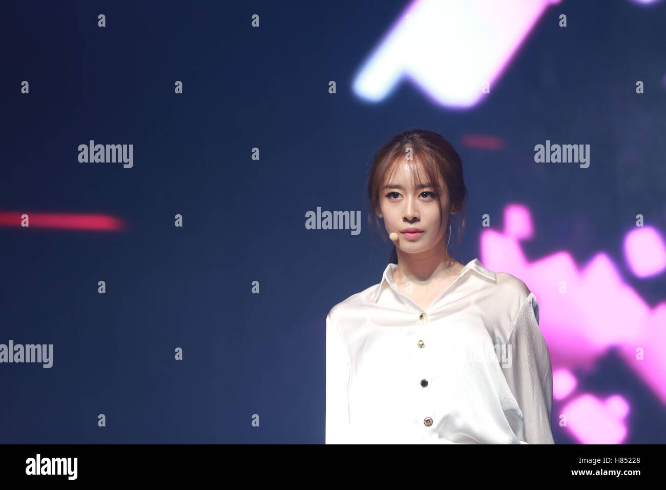 Seul in Corea. 09Nov, 2016. T-ara tenere vetrina per la XII mini album di ricordi a Seul, in Corea il 09 novembre, 2016.(Cina e Corea diritti) © TopPhoto/Alamy Live News Foto Stock
