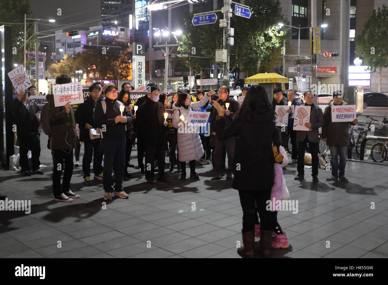 Manifestazioni di protesta contro il Presidente Park Guen-hye a Seul, in Corea del Sud. I dimostranti chiedono le dimissioni Foto Stock