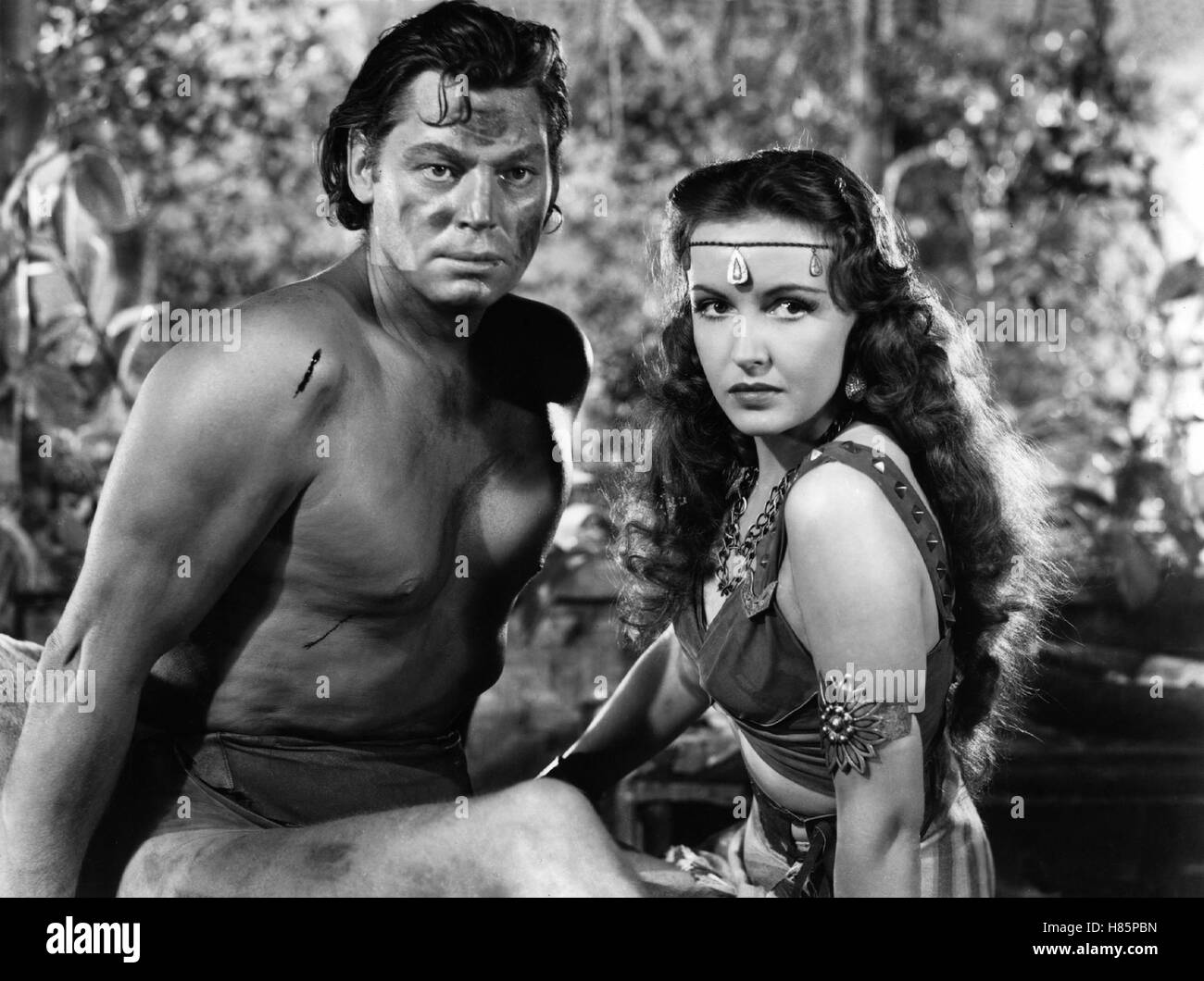 Tarzan und die nazisti, (TARZAN TRIONFA) USA 1943 s/w, Regie: Wilhelm Thiele, JOHNNY WEISSMÜLLER, FRANCES GIFFORD : Foto Stock