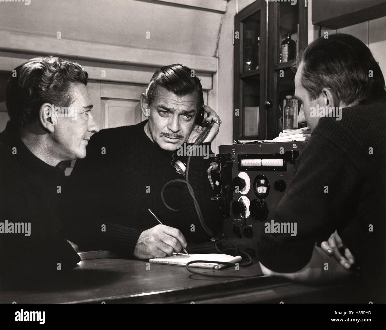 Es begann in Moskau, (mai mi lascia andare) GB 1953, Regie: Delmer Daves, RICHARD HAYDN, Clark Gable, BERNARD MIGLIA, Stichwort: Funkgerät, Funker Foto Stock