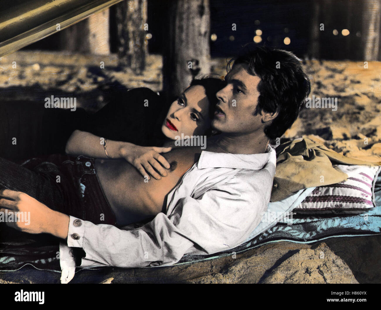 Chubasco, (CHUB.S.) USA 1966, Regie: Allen H. Miner, SUSAN STRASBERG, Christopher Jones, Stichwort: Paar Foto Stock