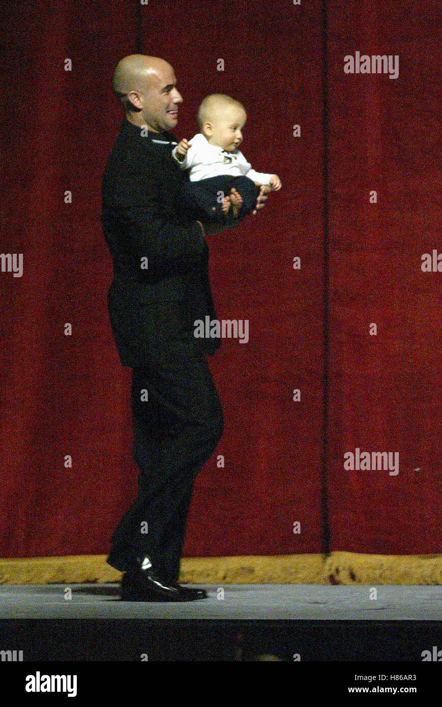 ANDRE AGASSI & JADEN GIL AGASSI 7TH Andre AGASSI GRAND SLAM PER BAMBINI PRE mostrano la MGM Grand LAS VEGAS STATI UNITI D'AMERICA 28 Settembre 2002 Foto Stock