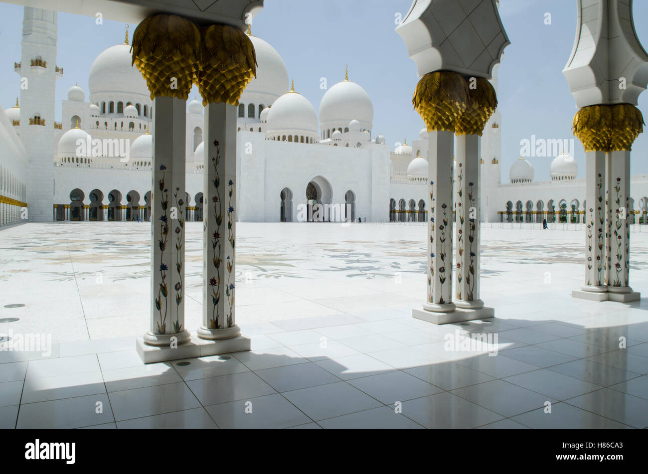 Sheikh Zayed grande moschea costruzione di esterni Abu Dhabi Emirati Arabi Uniti Foto Stock