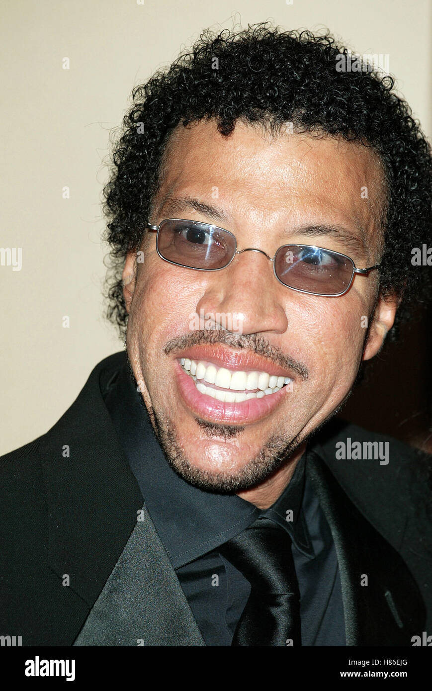 LIONEL RICHIE per proteggere e servire di GALA PER CENTURY PLAZA HOTEL CENTURY CITY LA USA 08 Novembre 2002 Foto Stock