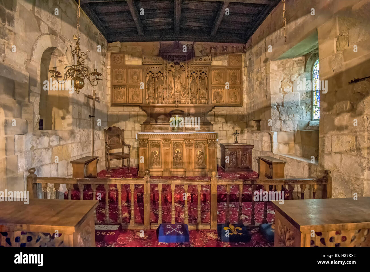 L'altare di San Marys e St Josephs Chiesa, Fridaythorpe, East Yorkshire, Regno Unito. Foto Stock