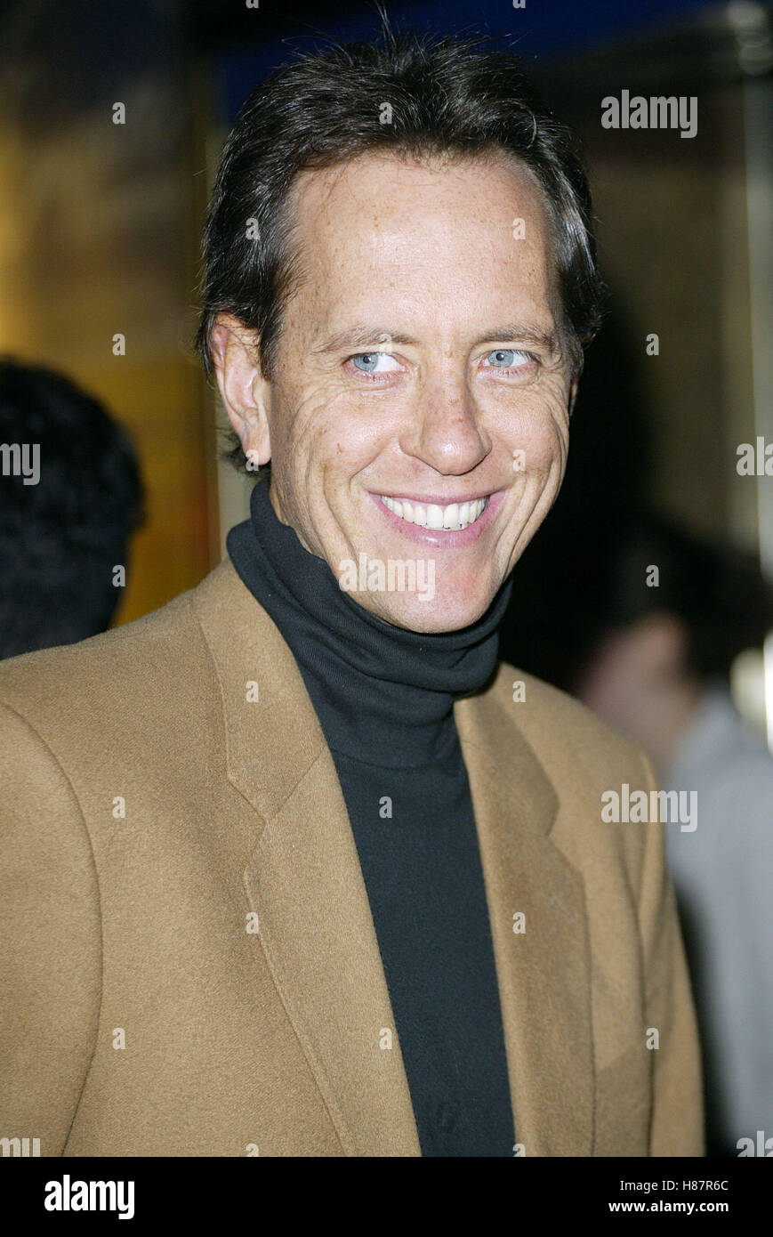 RICHARD E. CONCEDERE PETER PAN PREMIERE EMPIRE Leicester Square Londra Regno Unito 09 Dicembre 2003 Foto Stock