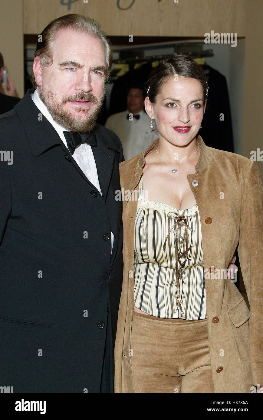 BRIAN COX & NICOLE ANSARI 53RD ACE EDDIE AWARDS Beverly Hilton Hotel di BEVERLY HILLS LA USA il 23 febbraio 2003 Foto Stock